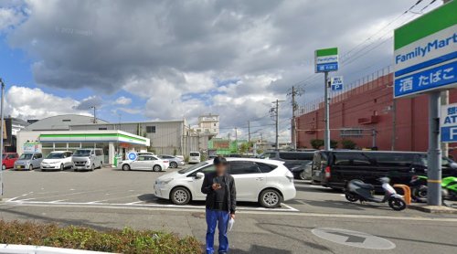 コンビニ　ファミリーマート 御影塚町店（コンビニ）まで165m