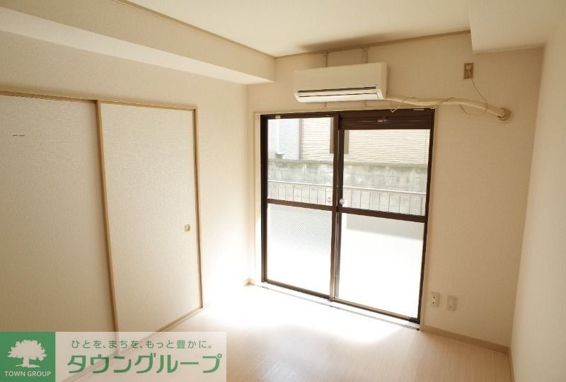 パールハイム市川の居間写真