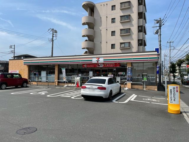 コンビニ　セブンイレブン（コンビニ）まで500m