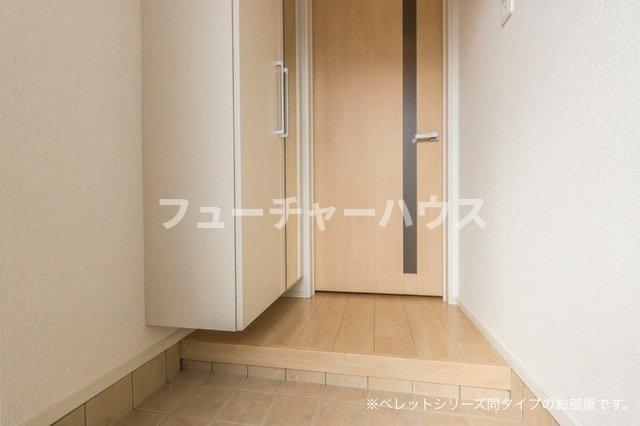 玄関　収納もある玄関です