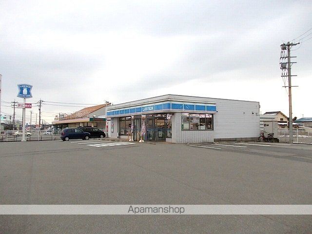 コンビニ　ローソン（コンビニ）まで750m
