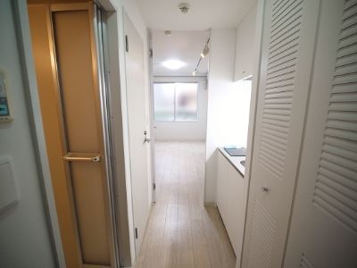 玄関　玄関から見た様子（別室参考写真）
