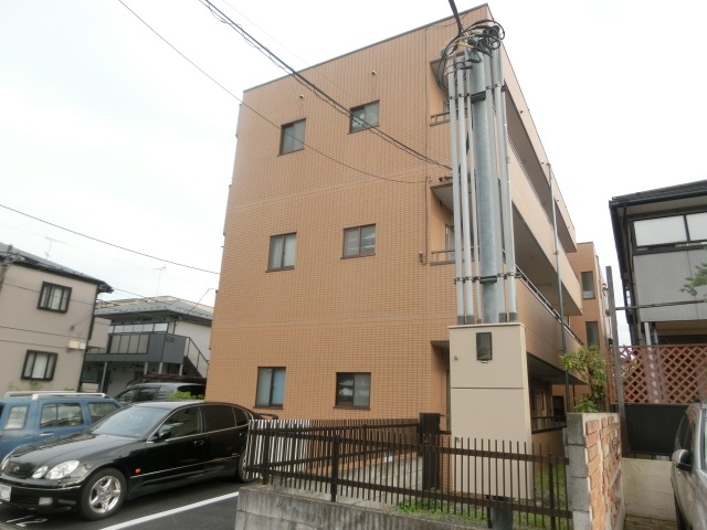 建物外観　重厚なマンションの外観。