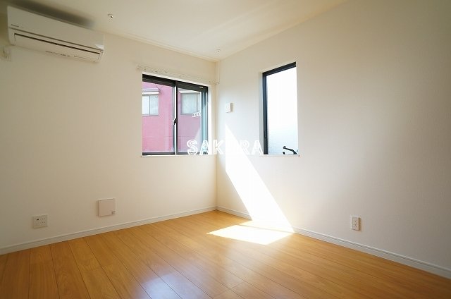 居室・リビング　開放感のあるゆったりとしたお部屋です♪