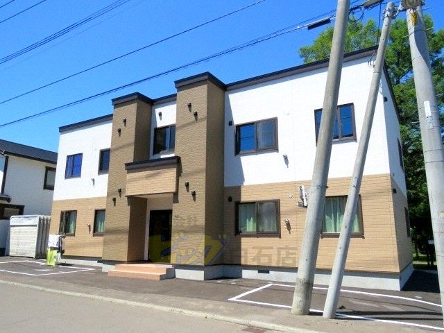 建物外観　広々とした間取りのファミリータイプ物件です♪