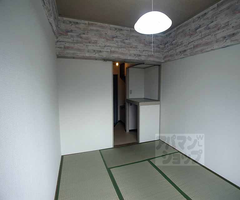 コーポマルスの居間写真
