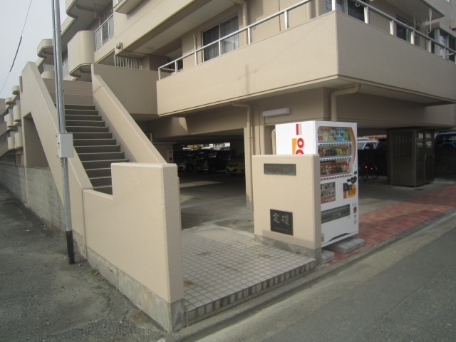 棒屋助信ハイツの外観写真