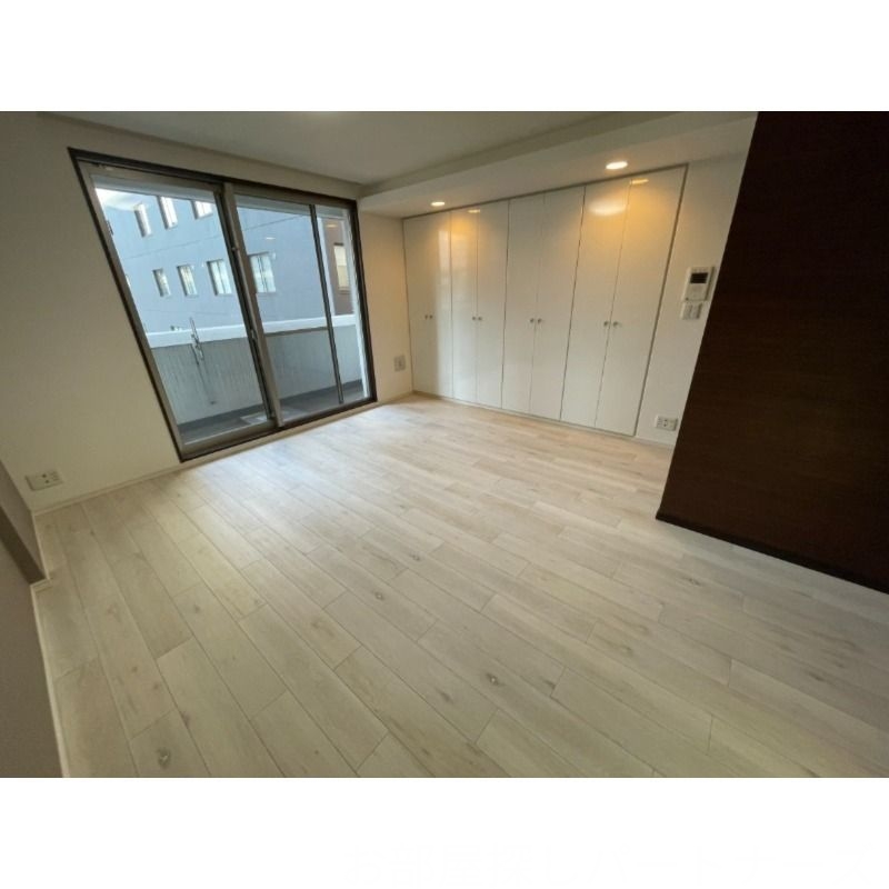 プライムアーバン堺筋本町の居間写真