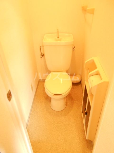 ファミール日之出C棟のトイレ写真