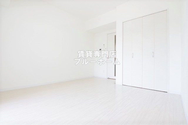 その他部屋・スペース　別角度からの洋室です！