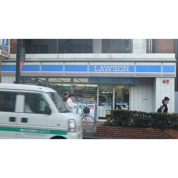 コンビニ　ローソン大宮宮町二丁目店（コンビニ）まで302m