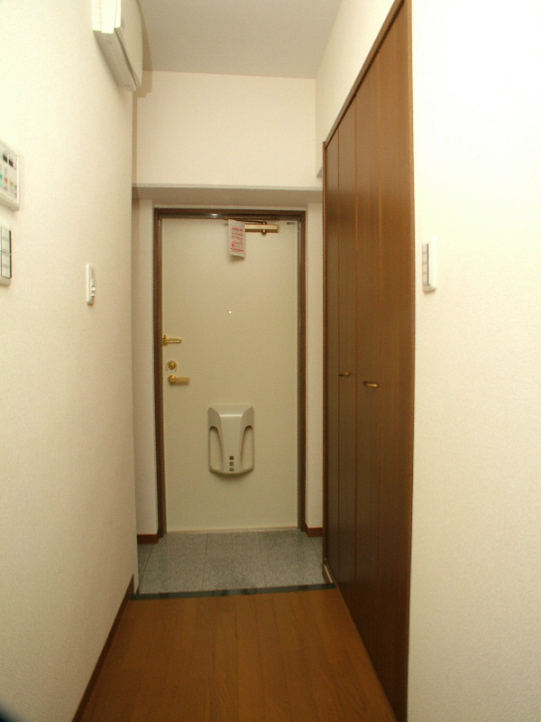 阪急箕面線 牧落駅 徒歩8分 5階建 築21年の玄関写真