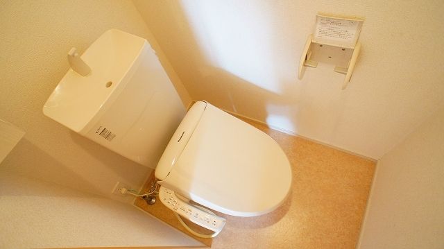 ＪＲ内房線 巌根駅 バス乗車時間：6分 最寄りバス停で下車 徒歩4分 2階建 築14年のトイレ写真