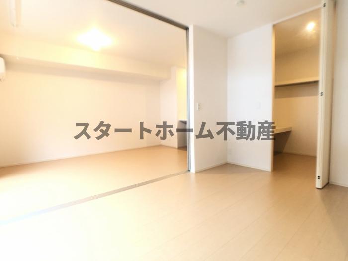 ＪＲ鳴門線 鳴門駅 徒歩18分 2階建 築11年の居間写真