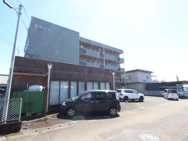 都城市 4階建 築37年の外観写真
