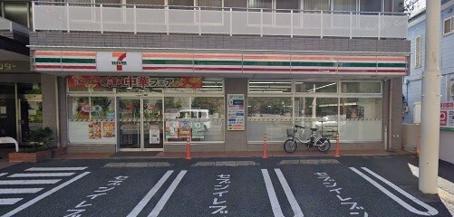 コンビニ　セブンイレブン横浜戸塚汲沢１丁目店（コンビニ）まで378m
