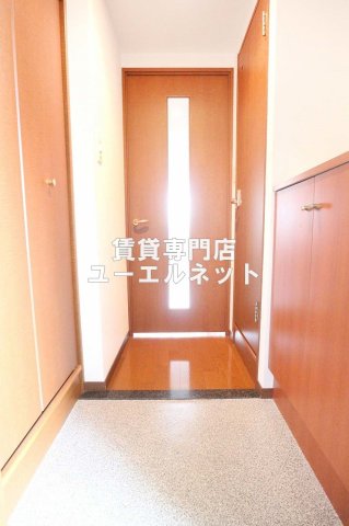 地下鉄御堂筋線 江坂駅 徒歩3分 10階建 築24年の玄関写真