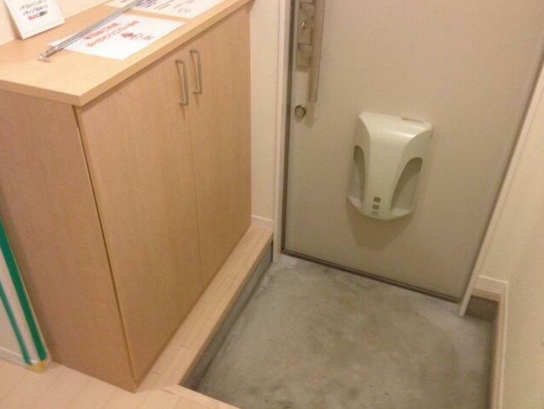 プロムナード西神奈川の玄関写真