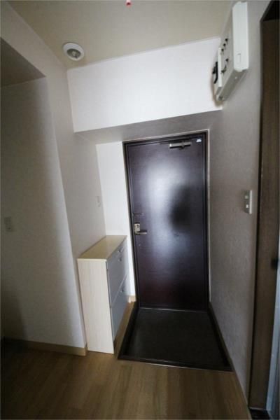 玄関　シューズボックスあり※反転室内