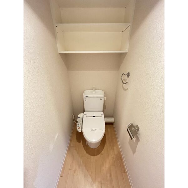 地下鉄鶴舞線 鶴舞駅 徒歩5分 14階建 築19年のトイレ写真