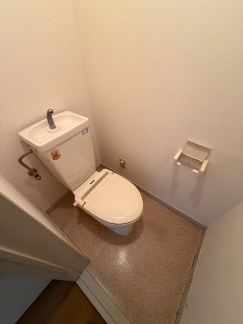 ロイヤルヒルズ梅の宮のトイレ写真