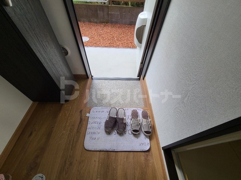 ラパ メイプルの玄関写真