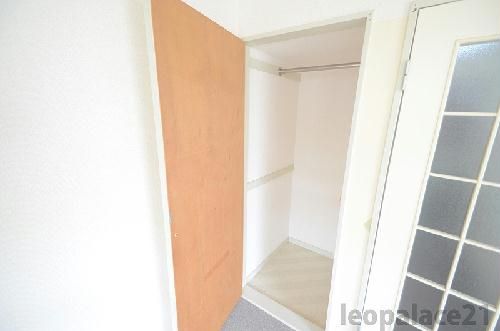 レオパレス金沢文庫第8の居間写真