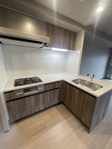 キッチン　※写真は同じマンションの違う部屋のものになります。