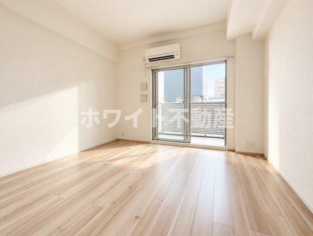 地下鉄谷町線 谷町四丁目駅 徒歩5分 13階建 築12年の居間写真