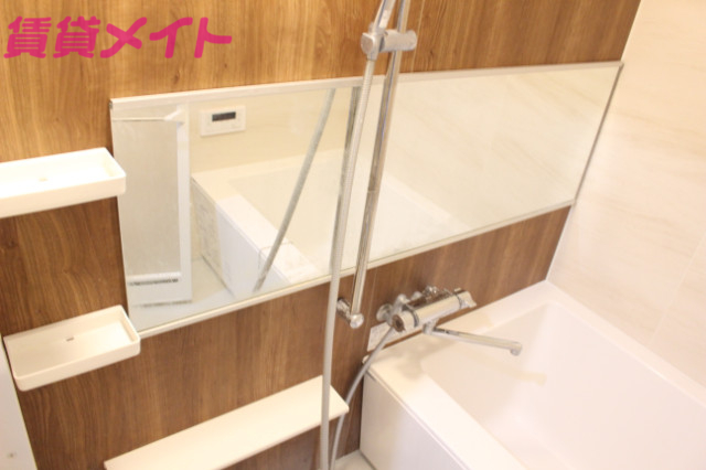 バス・シャワールーム　別部屋の写真です