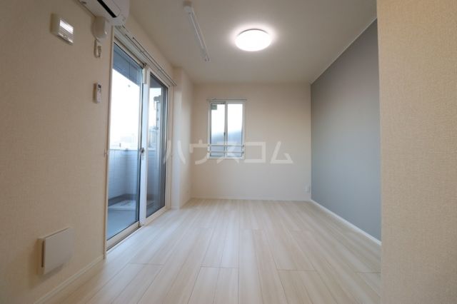 D-ROOM椿森1丁目Cの居間写真