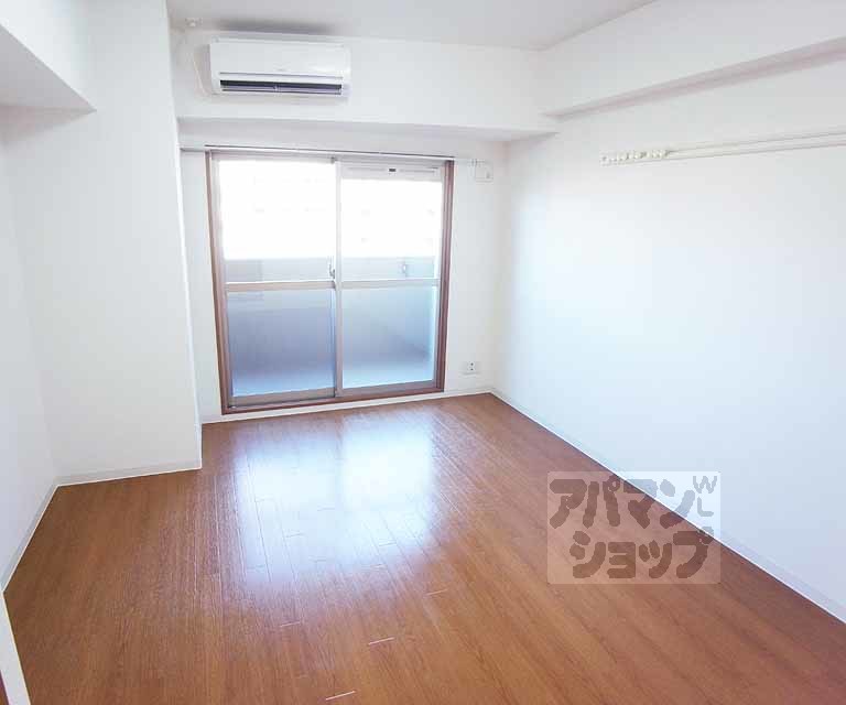 居室・リビング　東向きのお部屋です