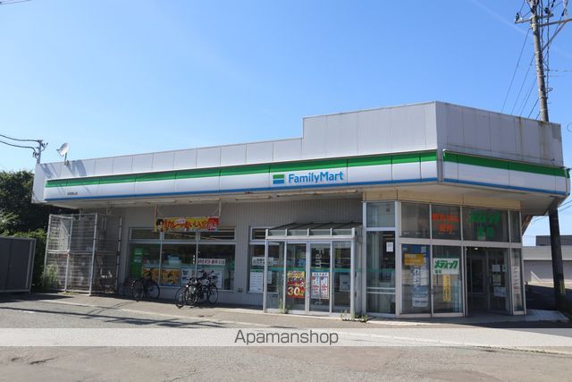 コンビニ　ファミリーマート（コンビニ）まで1198m