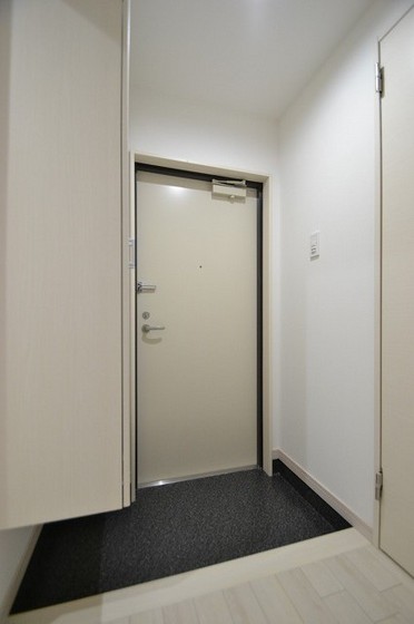玄関　※別部屋の写真です