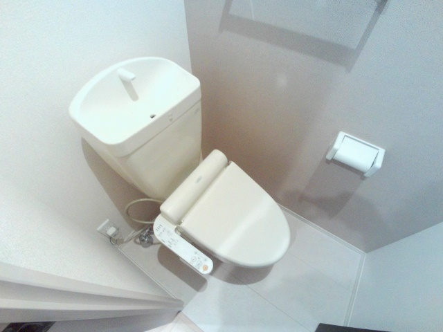 トイレ　ウォシュレット付きの綺麗なトイレです