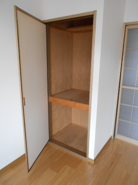 その他　居室内収納（納戸・半間分）完備