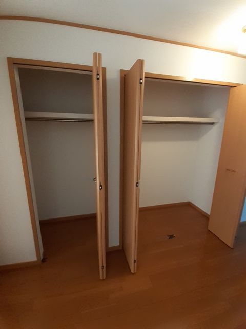 ＪＲ山陽本線 三原駅 バス乗車時間：30分 最寄りバス停で下車 徒歩7分 2階建 築21年の内装写真