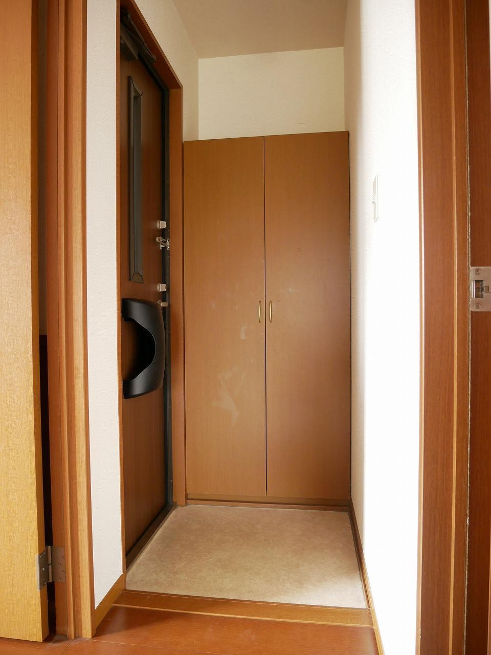 レシェンテ Bの玄関写真