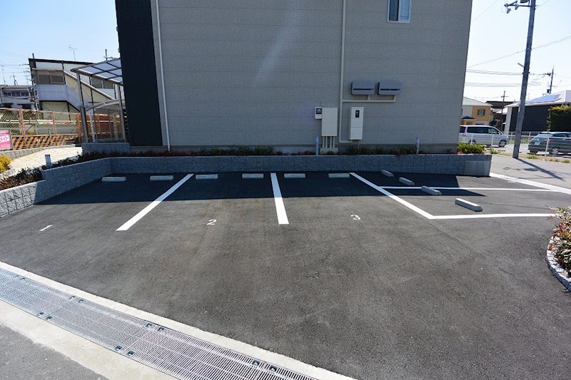 駐車場　駐車場
