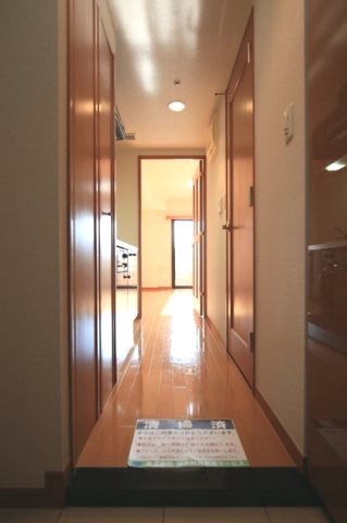 玄関　★《見学予約受け付け中》設備充実のハイグレード賃貸マンショ