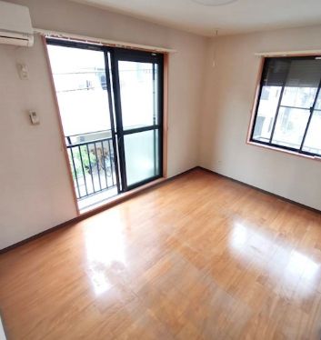 居室・リビング　ゆったり過ごせる居間です