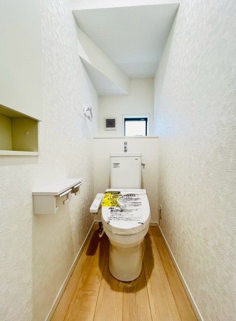 ＪＲ高崎線 上尾駅 徒歩33分 2階建 築1年のトイレ写真