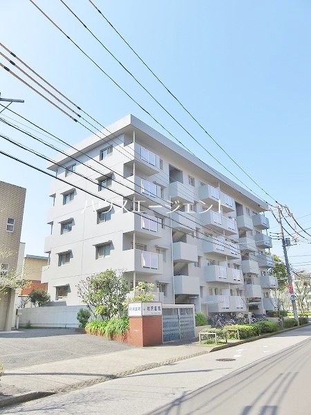 建物外観　静かな環境にあるマンションです。
