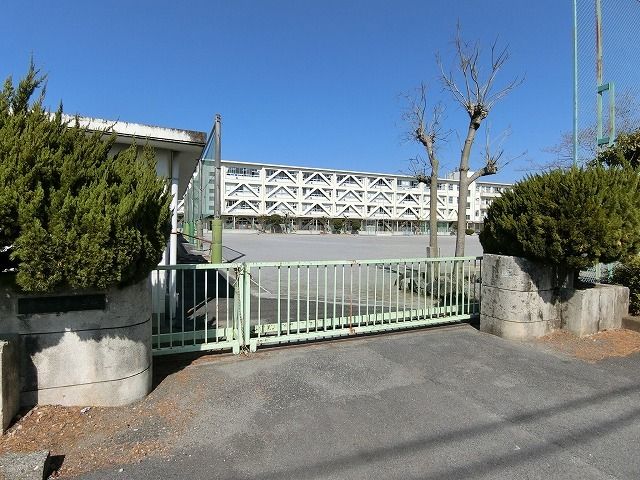 小学校　東小学校（小学校）まで1300m