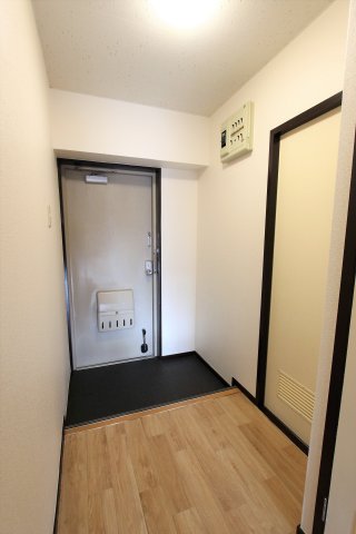 玄関　参考写真です。現況優先。