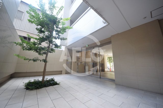 ロビー　ドゥーエ谷町　きれいなエントランス