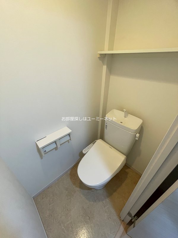 ＪＲ鹿児島本線 鹿児島中央駅 徒歩7分 5階建 築14年のトイレ写真