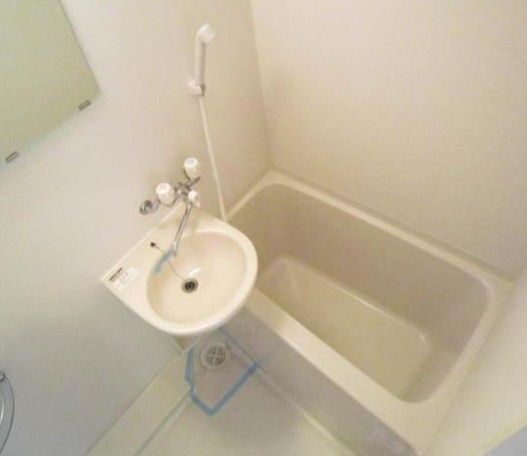 バス・シャワールーム　参考写真：別部屋タイプ