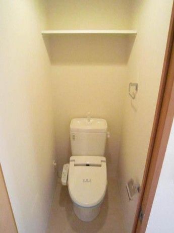 トイレ　参考写真：別部屋タイプ