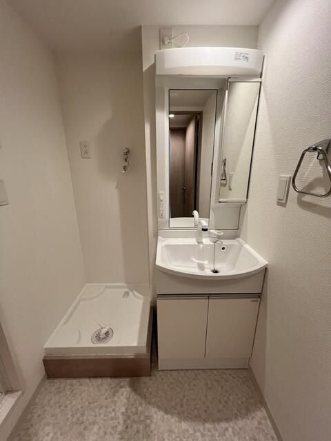 洗面設備　※別部屋の参考写真です。